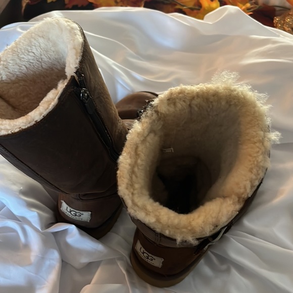 UGG zippered boots, size 36 - Picture 2 of 8